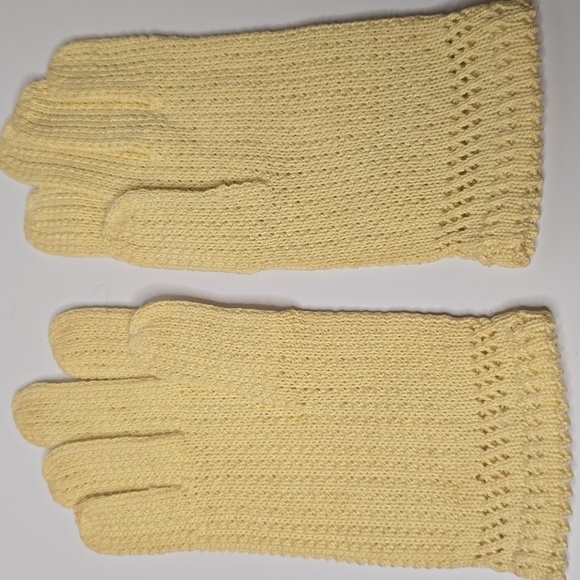 Vintage Knitted Ladies Gloves - Picture 4 of 4